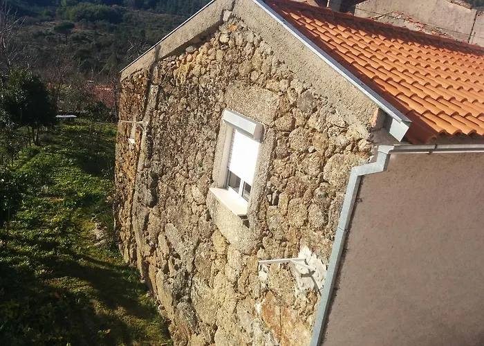Casa Do Fundo Do Povo - Serra Da Estrela